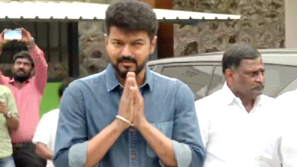 Today Actor Vijay attends the 2nd day of meeting with the executives of makkal mandram 