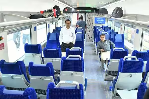 Why are the seats not full in Vande Bharat train even after reducing the number of coaches by half? 
