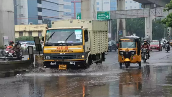 There is not much water logging and flooding inside Chennai roads after yesterday rain 