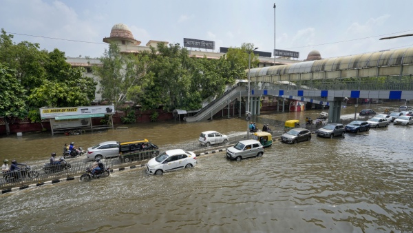 Financial assistance of Rs.10,000 to each family affected by rains, floods in Delhi- Arvind Kejriwal 