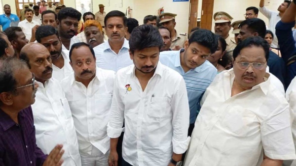 Senior Ministers Duraimurugan, Kn Nehru etc are holding a meeting at Minister Ponmudi House 