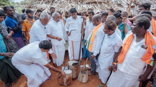 TN BJP leader Annamalai interacted with palm workers during the padayatra 
