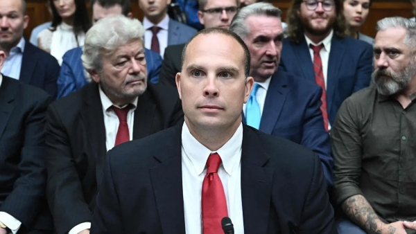 I saw a Tic Tok-shaped UFO, witness says in United States House of Representatives UFO hearing 