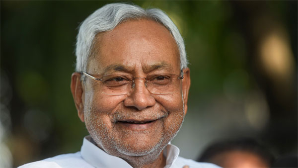 Nitish Kumar targets Delhi liked to contest in UP alliance with Samajwadi Nitish Kumar targets Delhi liked to contest in UP alliance with Samajwadi
