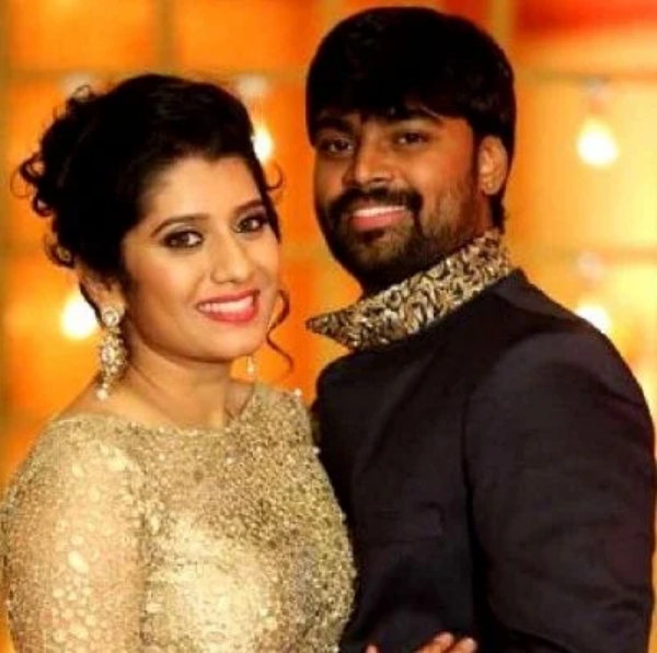  What is the reason for VJ Priyankas problems with her husband? 