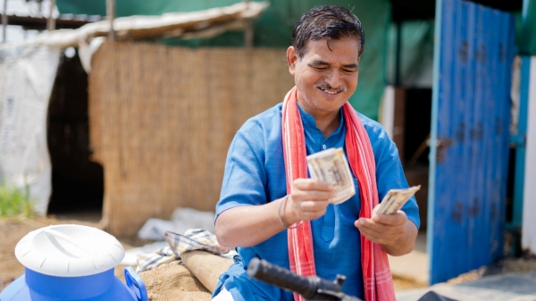 What are the reasons why super rich population has been increasing in rural areas of India than cities?