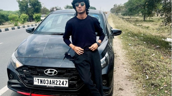 Cook With Comali fame Sakthi car met with an accident in Chennai 