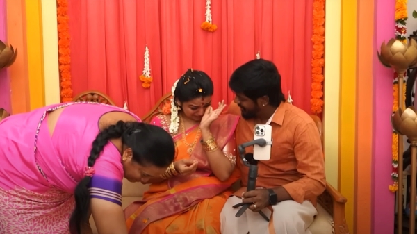 Actress Gayathri Yuvraj is going to be a mother to her 2nd child the husband cried over the child 