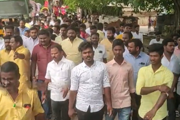 good motivation and uncle given seer varisai bullock carts culture in Madurai Usilampatti good motivation and uncle given seer varisai bullock carts culture in Madurai Usilampatti