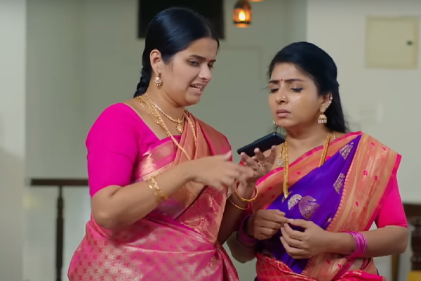 Ethirneechal serial Jhansi Rani makes Adhirai ugly by wearing a saree 