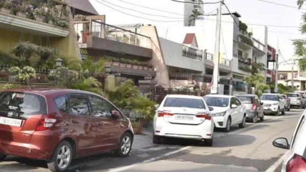 Automobile, Bike and Car News : Why you should be careful while parking outside your home? Automobile, Bike and Car News : Why you should be careful while parking outside your home?