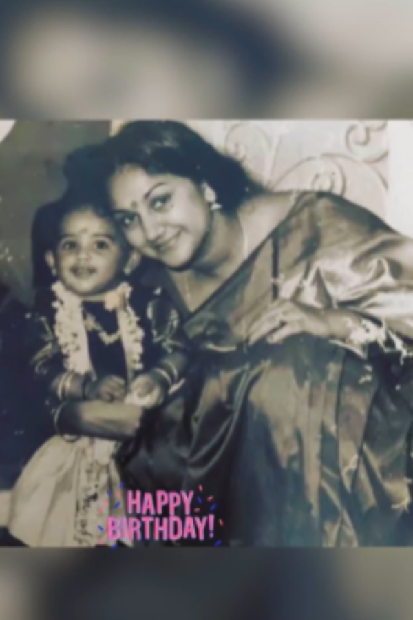 Actress Vanitha Vijayakumar sad post on her mother Manjulas birthday