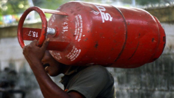  Will the Tamil Nadu gov reduce the electricity tariff hike and what did Hotel owners say about gas cylinder price