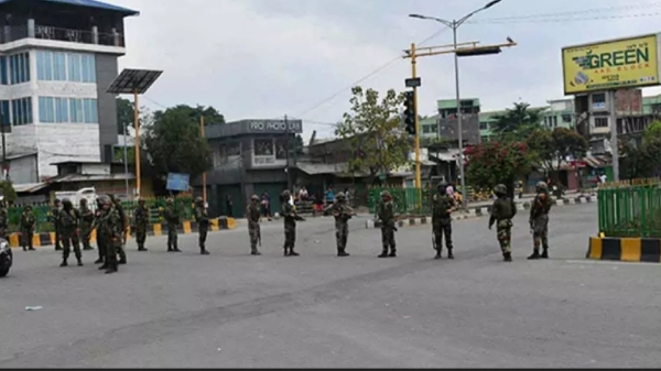 Manipur: Security Forces thwart attempt to looting arms- One killed 