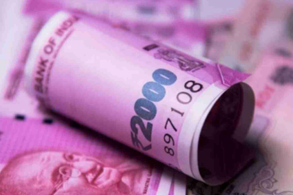 Youth confessed to crime that they was pushed preethi from train and sold her phone for 2000 rs