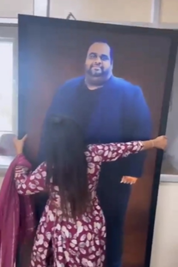 actress Mahalakshmi has given an unexpected gift to her husband director Ravinder