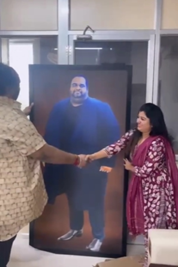 actress Mahalakshmi has given an unexpected gift to her husband director Ravinder