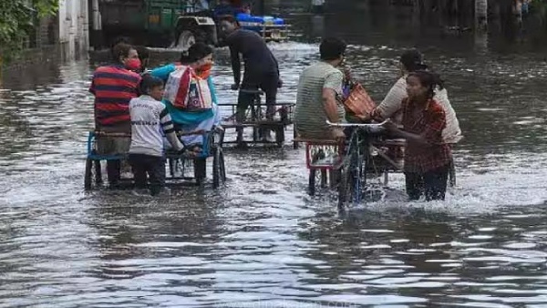 Water level in the Yamuna in Delhi rose further, flooding homes, IMD Warns Rain for 5 days 