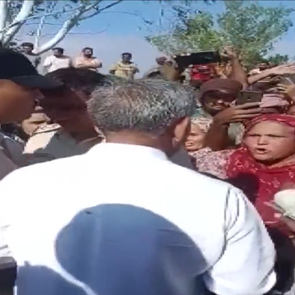 Why have you come now?, Woman raises question and slaps Haryana JJP MLA Ishwar Singh over floods Why have you come now?, Woman raises question and slaps Haryana JJP MLA Ishwar Singh over floods