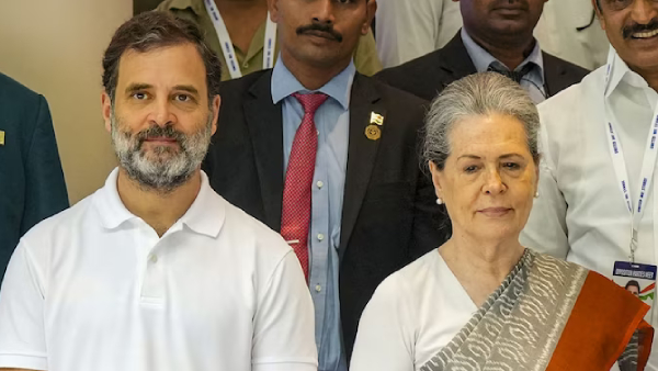 Sonia, Rahul Gandhis flight made an emergency landing in Bhobal Sonia, Rahul Gandhis flight made an emergency landing in Bhobal