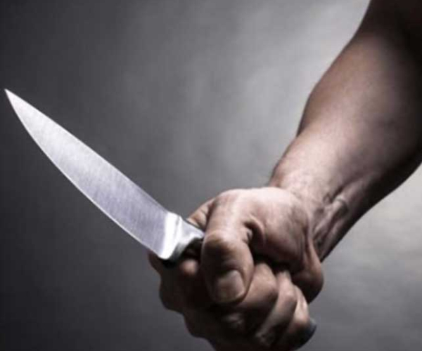 Women cutted by unidentified men in Chennai Saidapet railway station Women cutted by unidentified men in Chennai Saidapet railway station