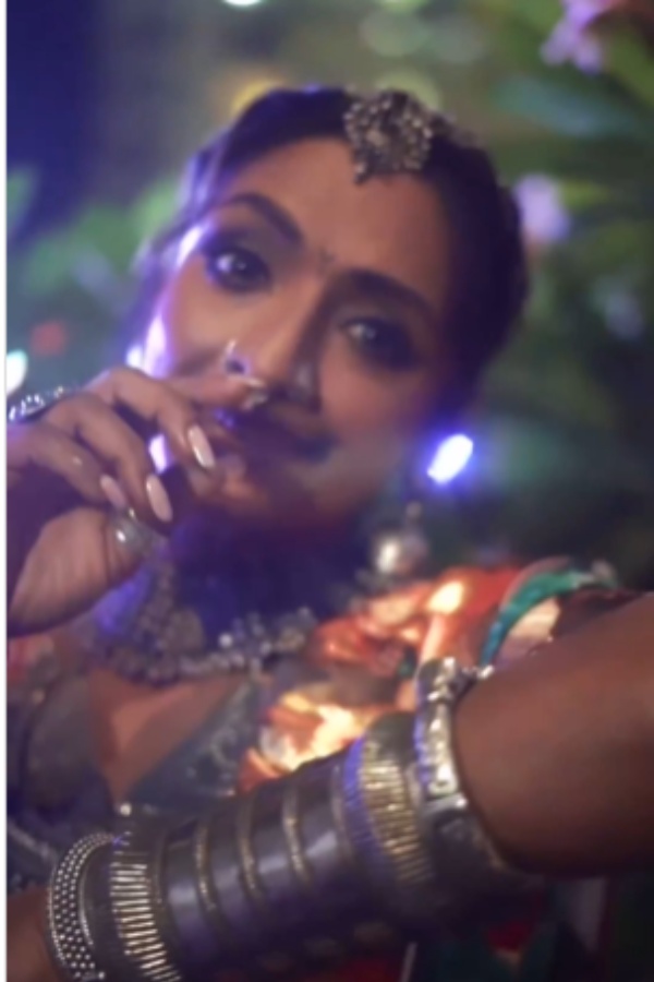 Actress Shanthi Priya who made her debut as a heroine in the movie Enga Ooru Patukaaran has recently released a video 