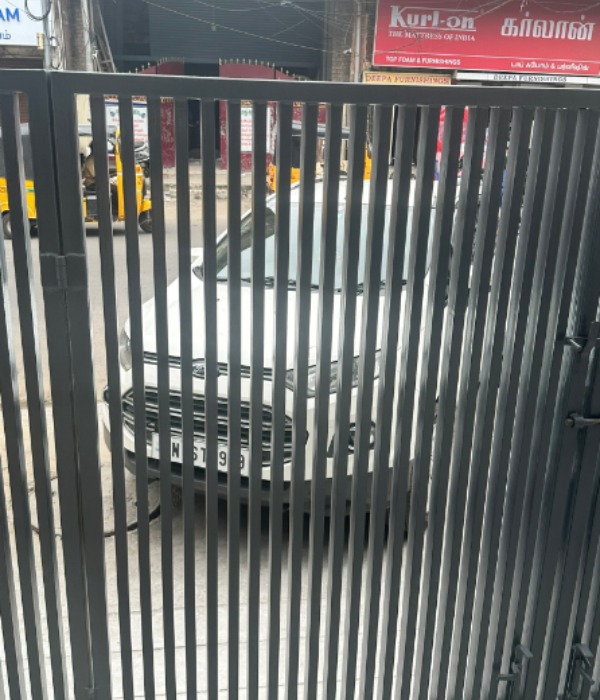 Fine for parking in front of neighbors house in Chennai