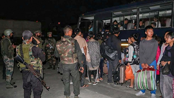 Manipur video rwo: 41 Meiteis left from Mizoram, reach Assam Manipur video rwo: 41 Meiteis left from Mizoram, reach Assam