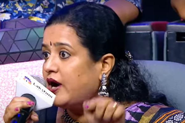 Do you know what topic was discussed in Neeya Naana? 