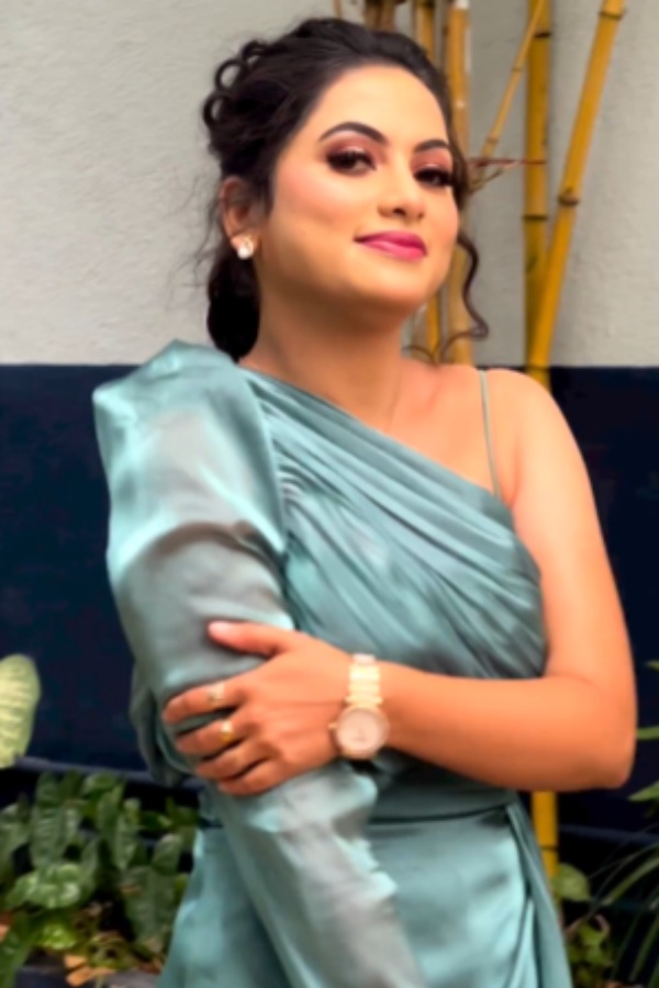 Netisans jovial comment on Ethirneechal Janani for her cute dress 