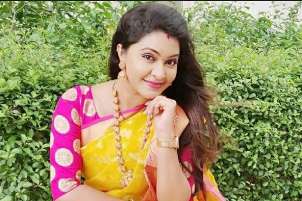 Actress Rachitha posted a tearful video on her Instagram page