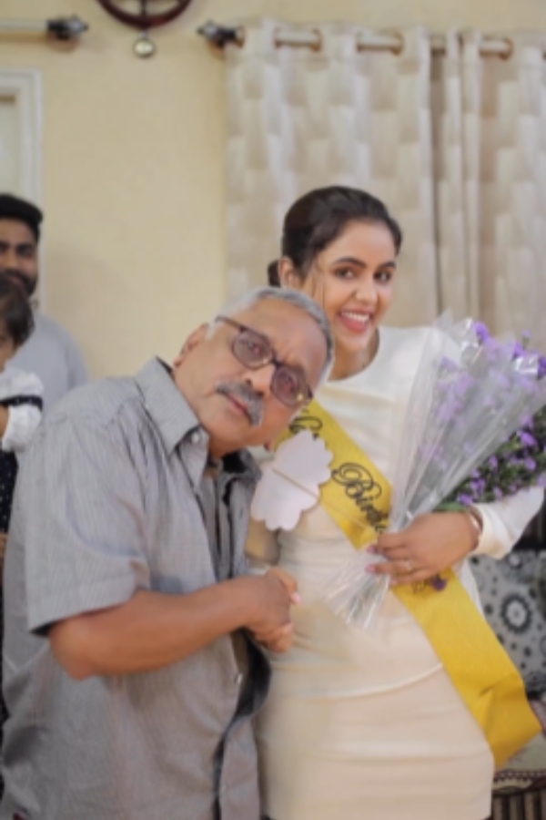 Kayal Serial Chaitra is celebrating her birthday in a big way with her friends and relatives Kayal Serial Chaitra is celebrating her birthday in a big way with her friends and relatives