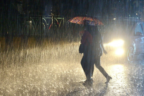 Rain alert for 4 districts including chennai for next 3 hours 