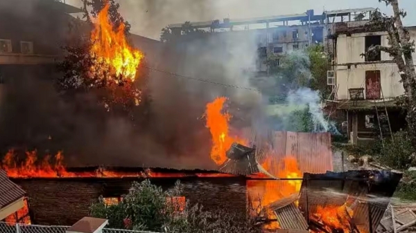  what is the condition on families as homes burnt down in manipur moreh