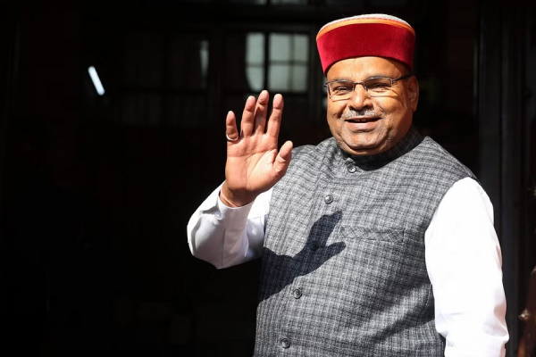 There has been an uproar in Karnataka after the plane took off without carrying Governor Thawar Chand Gehlot There has been an uproar in Karnataka after the plane took off without carrying Governor Thawar Chand Gehlot