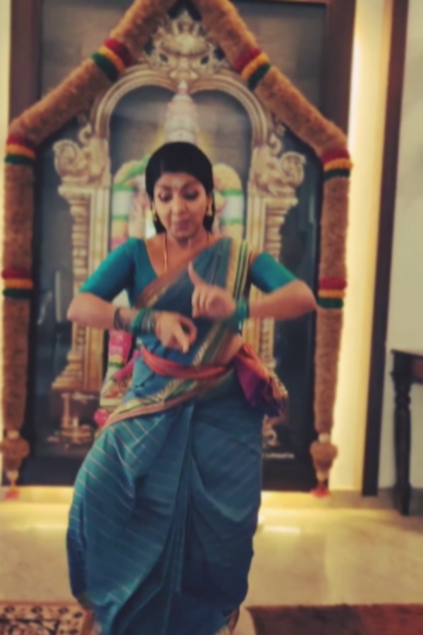 Ethirneechal Serial Nandini and Renuka Malai pozhuthin mayakathilae song reels