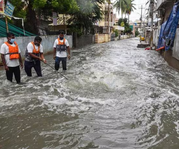  Many areas of Telangana is affected due to heavy rain and flood