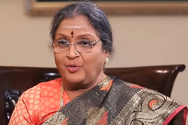 Actress Vadivukkarasi in love with Bhagyaraj rumor spread about actor Rajkiran 