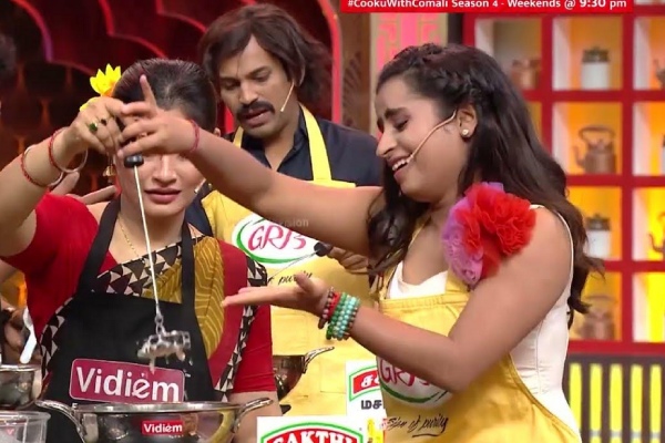 Oh Sivaangi gets lesser Salary in Cook With Comali season 4 