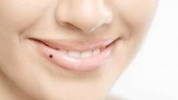  Matcha sastram tips in Tamil: Moles Know what does it say about women luck