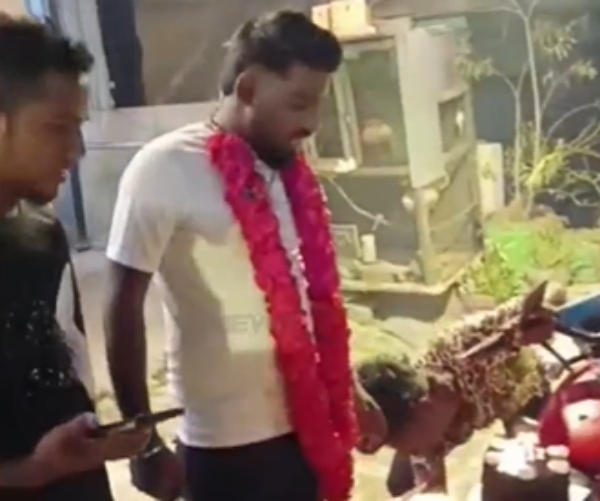 Youths celebrate their birthdays with Patta Kathi in Vellore katpadi 