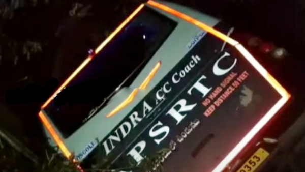 Accident in Andhra Pradesh government AC bus overturned in the canal - 7 passengers lost their lives 