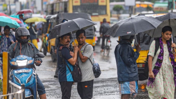 Tamilnadu may get moderate rain with thunder and lightening for coming 4 days 