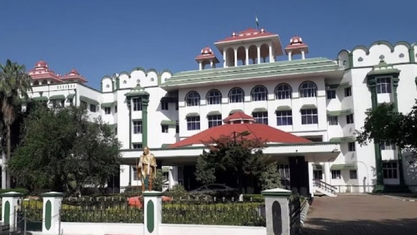 Highcourt Madurai bench condemn women police stations are doing Katta panchayat Highcourt Madurai bench condemn women police stations are doing Katta panchayat