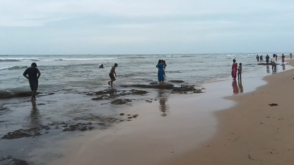 A miracle in the sea near Tiruchendur Subramanya Swamy Temple 
