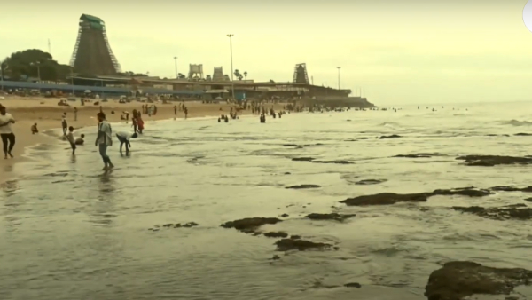 A miracle in the sea near Tiruchendur Subramanya Swamy Temple 