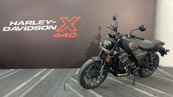 Why Harley Davidson and Triumph trying to take over the Royal Enfield Indian Market? 