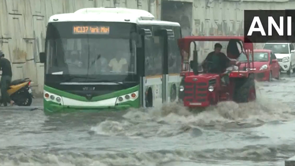 Delhi received more than 100 mm of rain in a which is unprecedented in 21 years 