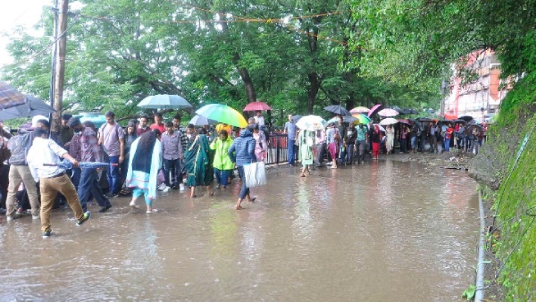 Heavy rains in Himachal Pradesh, Red alert for 7 districts - India Meteorological Department 