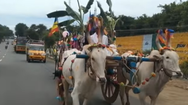 Super Motivation and uncle given seer varisai in Container Lorry near Salem Mettur Super Motivation and uncle given seer varisai in Container Lorry near Salem Mettur